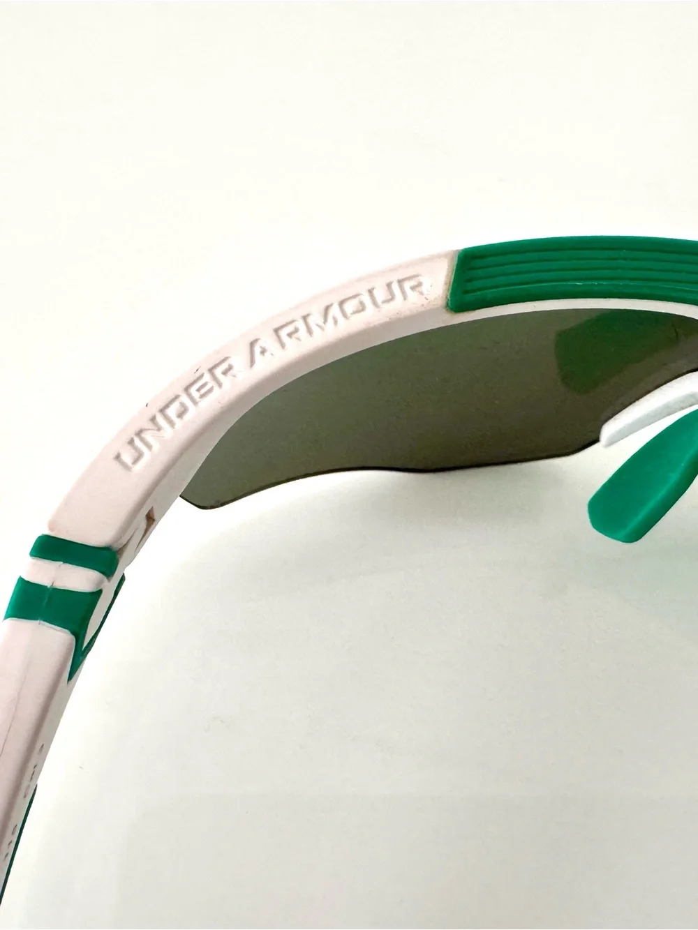Under Armour UA Yard Pro Jr Mirror youth fit sunglasses.